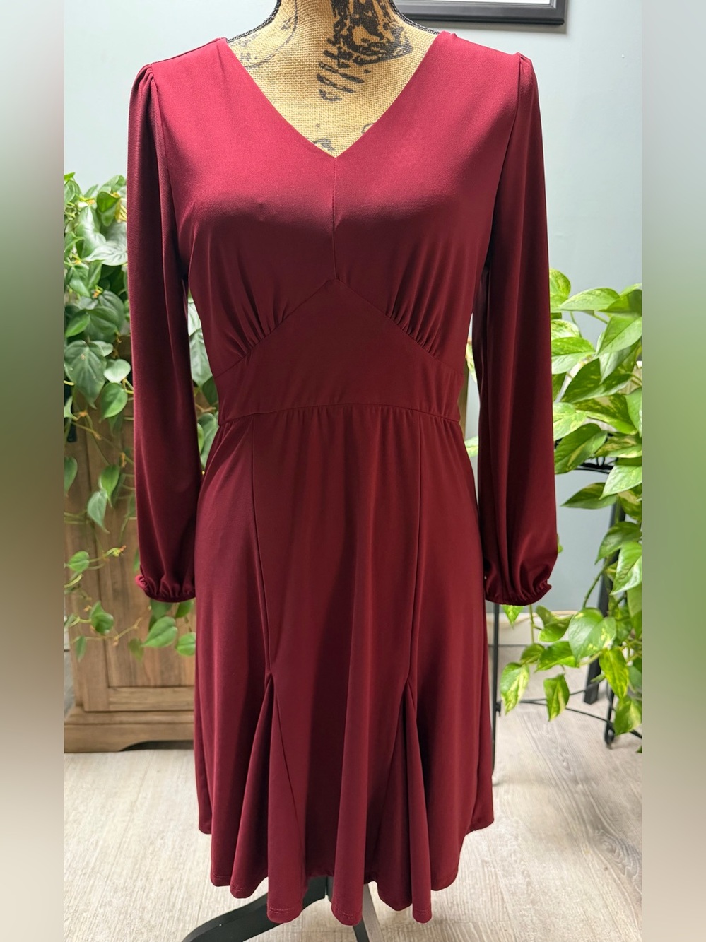 Petite Assembly Midi Red Dress. Size Medium Petite.
